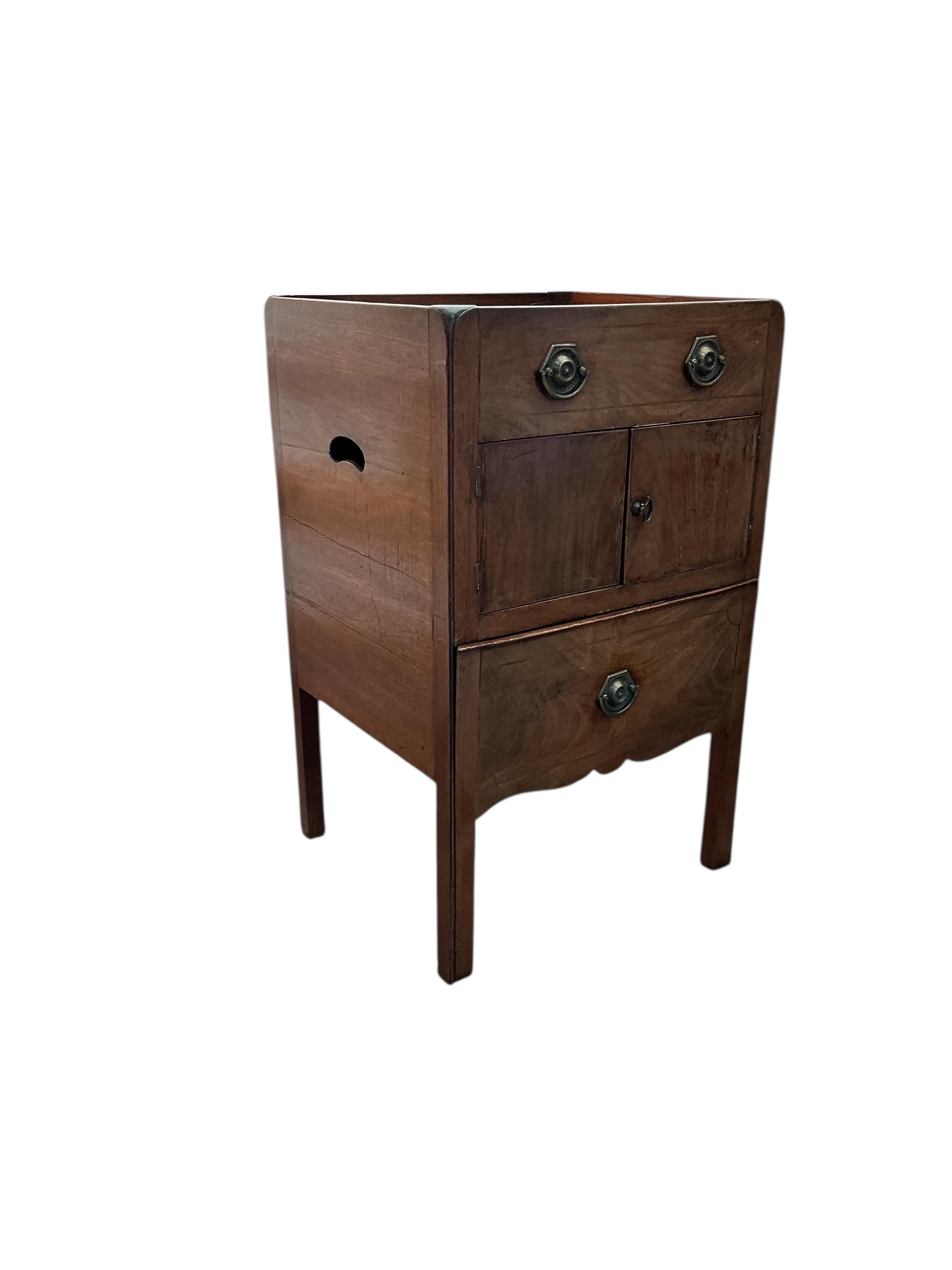 A George III mahogany tray top commode, width 51cm, depth 46cm, height 81cm